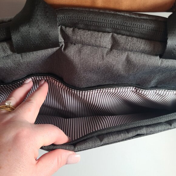 PKG Laptop Messenger Bag Gray – Fits up to 15" Laptop, Padded with Multiple Comp - Picture 5 of 10